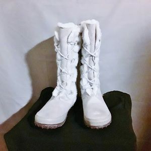 Bob Cat(Off White)Faux Fur lined winter snow boots